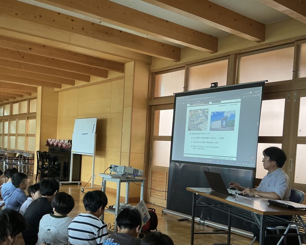 現在の画像に代替テキストがありません。ファイル名: 写真2_260918寺部小4年総合学習-scaled.jpeg